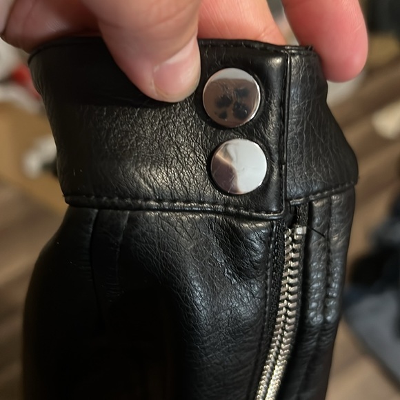 Zara Womens Faux Leather Black Mid Rise Mini Skirt Retro Rock Biker Grunge Xs - Picture 2 of 3